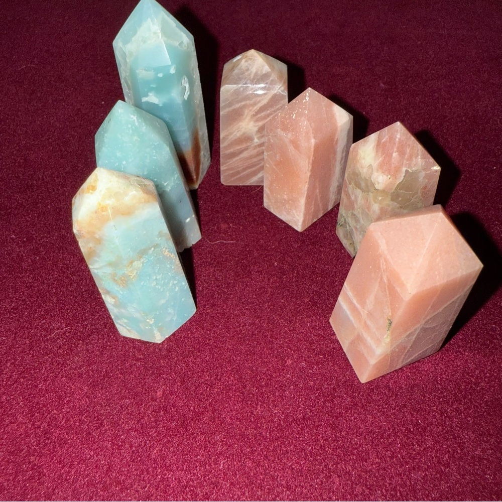 Elegant Crystal Obelisk Set - Blue and Brown
